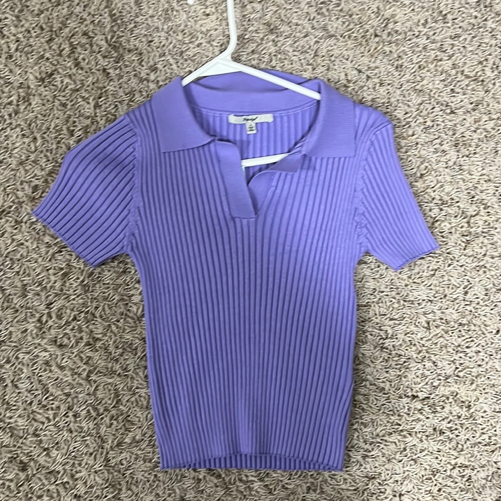 Cute purple crop top!